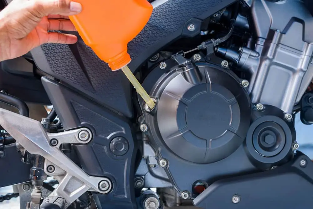 The Best Motorcycle Oils in 2022 - FULL BUYER'S GUIDE!